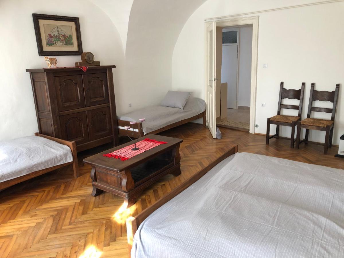 Apartman Becsi Utca ショプロン エクステリア 写真
