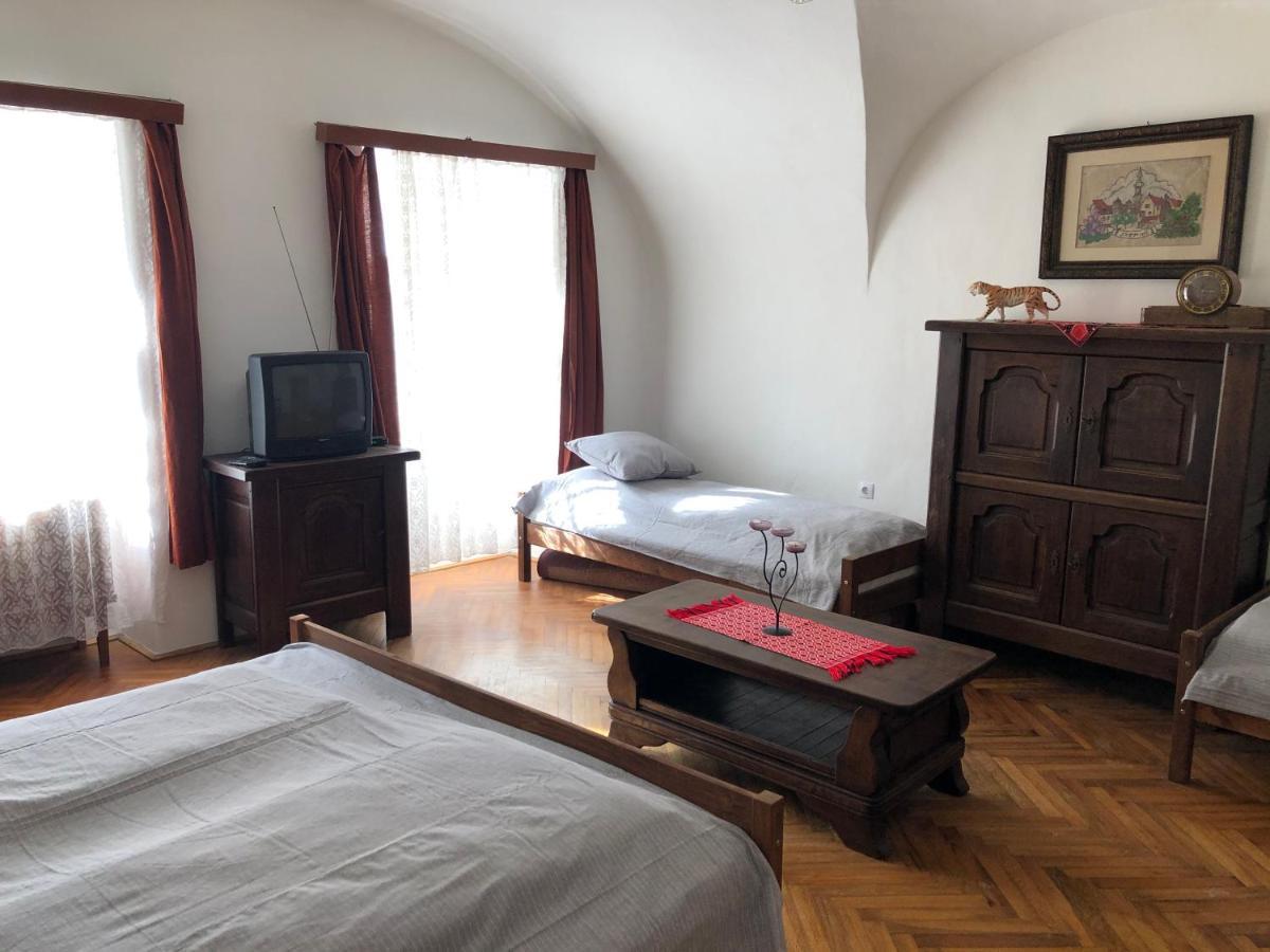 Apartman Becsi Utca ショプロン エクステリア 写真