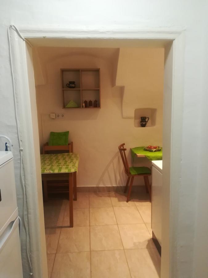 Apartman Becsi Utca ショプロン エクステリア 写真