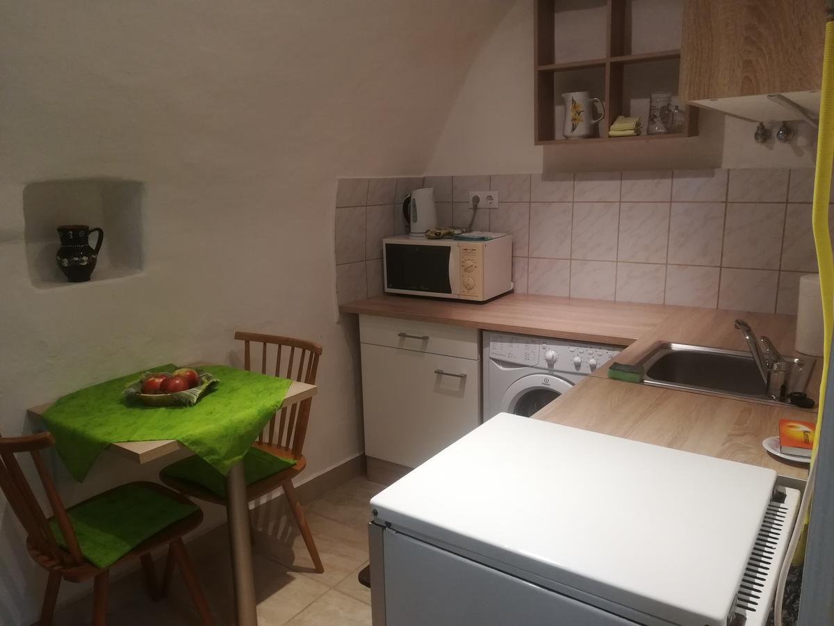 Apartman Becsi Utca ショプロン エクステリア 写真
